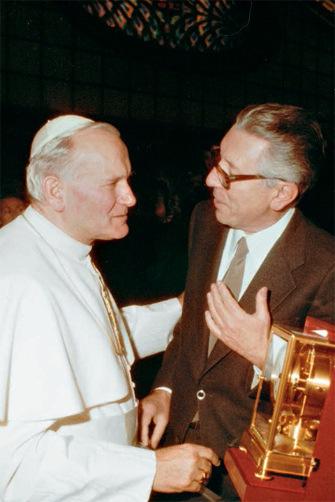 Joe Frielingsdorf, terza generazione della tradizione Hausmann & Co., insieme a Papa Giovanni Paolo II