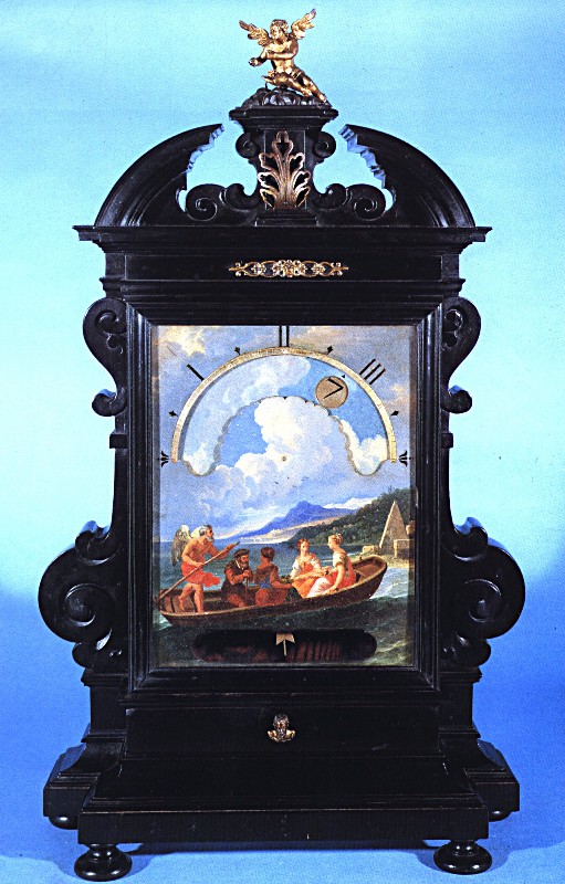 Orologio notturno con cassa in legno ebanizzato, mostra in rame dipinto, h cm 70,5. Fonte: Museo 