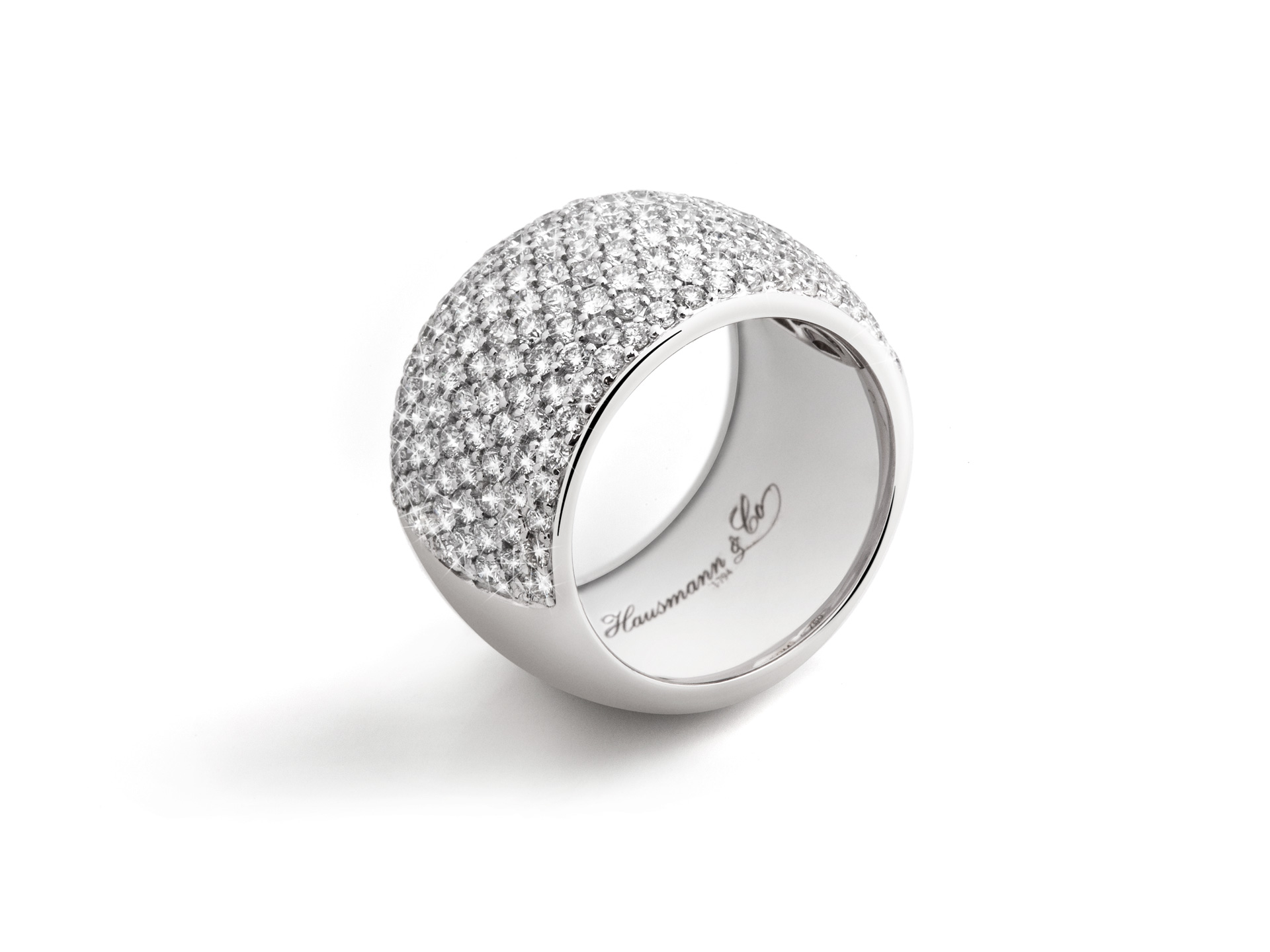 Wide ring with diamond