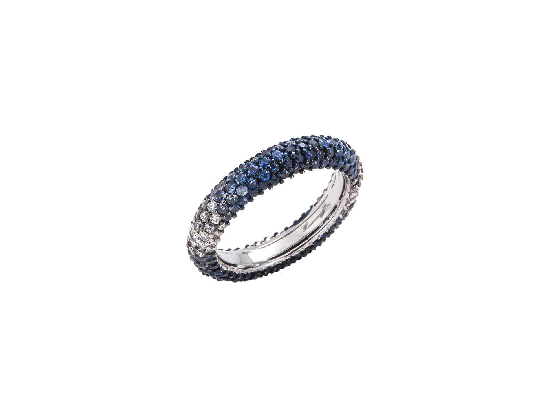 Anello a veretta con diamanti e zaffiri blu