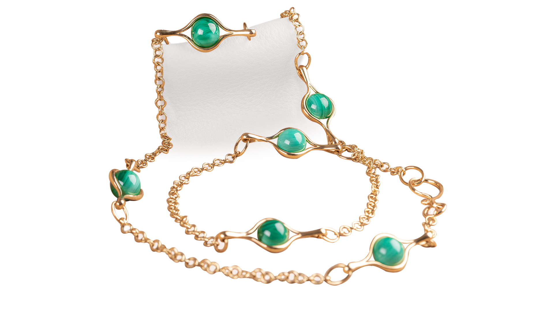 Necklace in yellow gold and Malachite