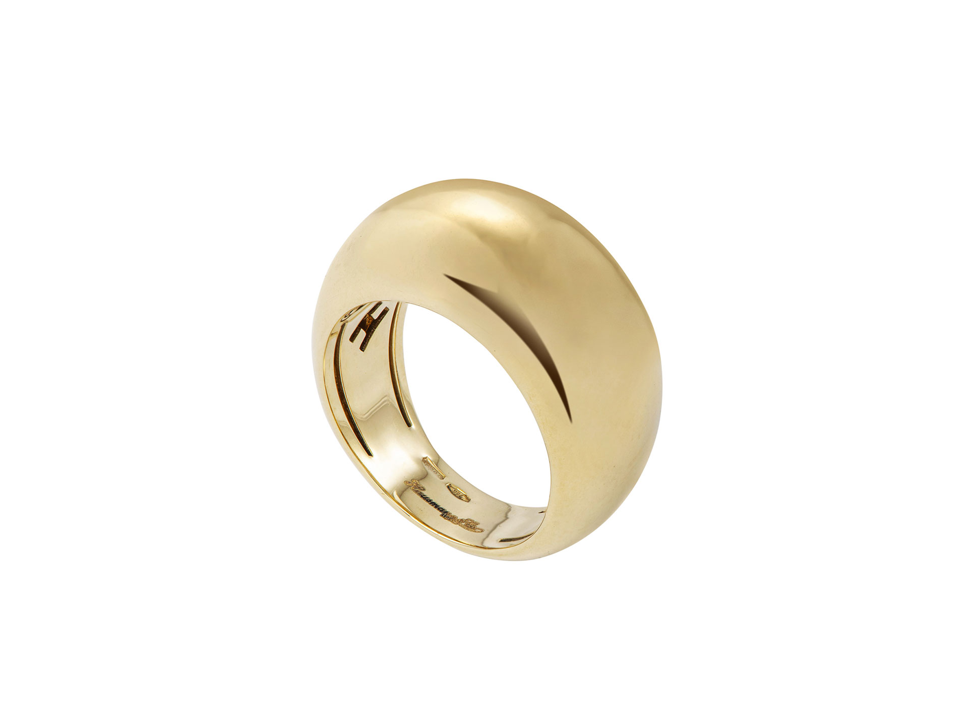 Wide ring in gold