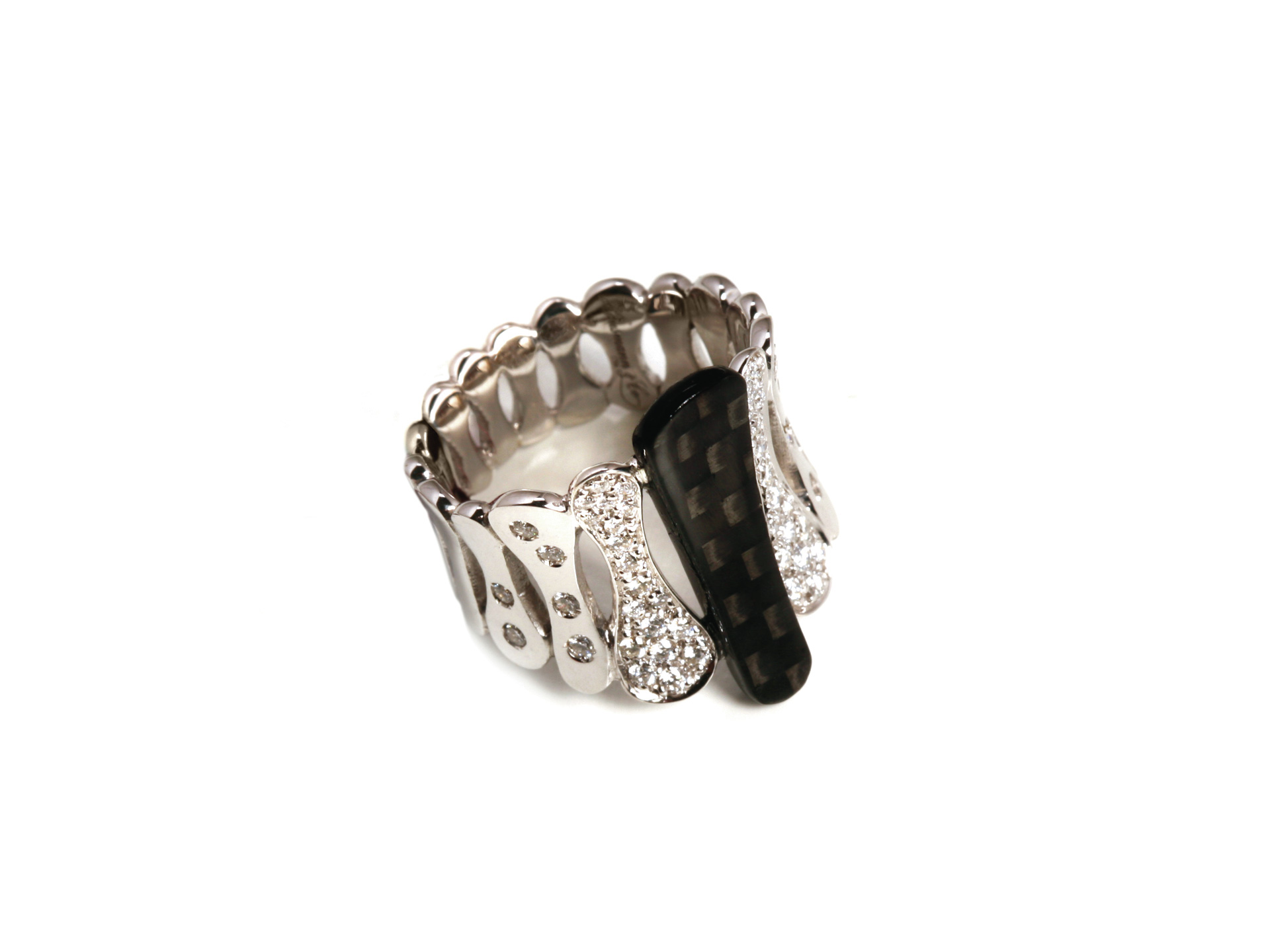Anello in fibra di carbonio, oro bianco e diamanti