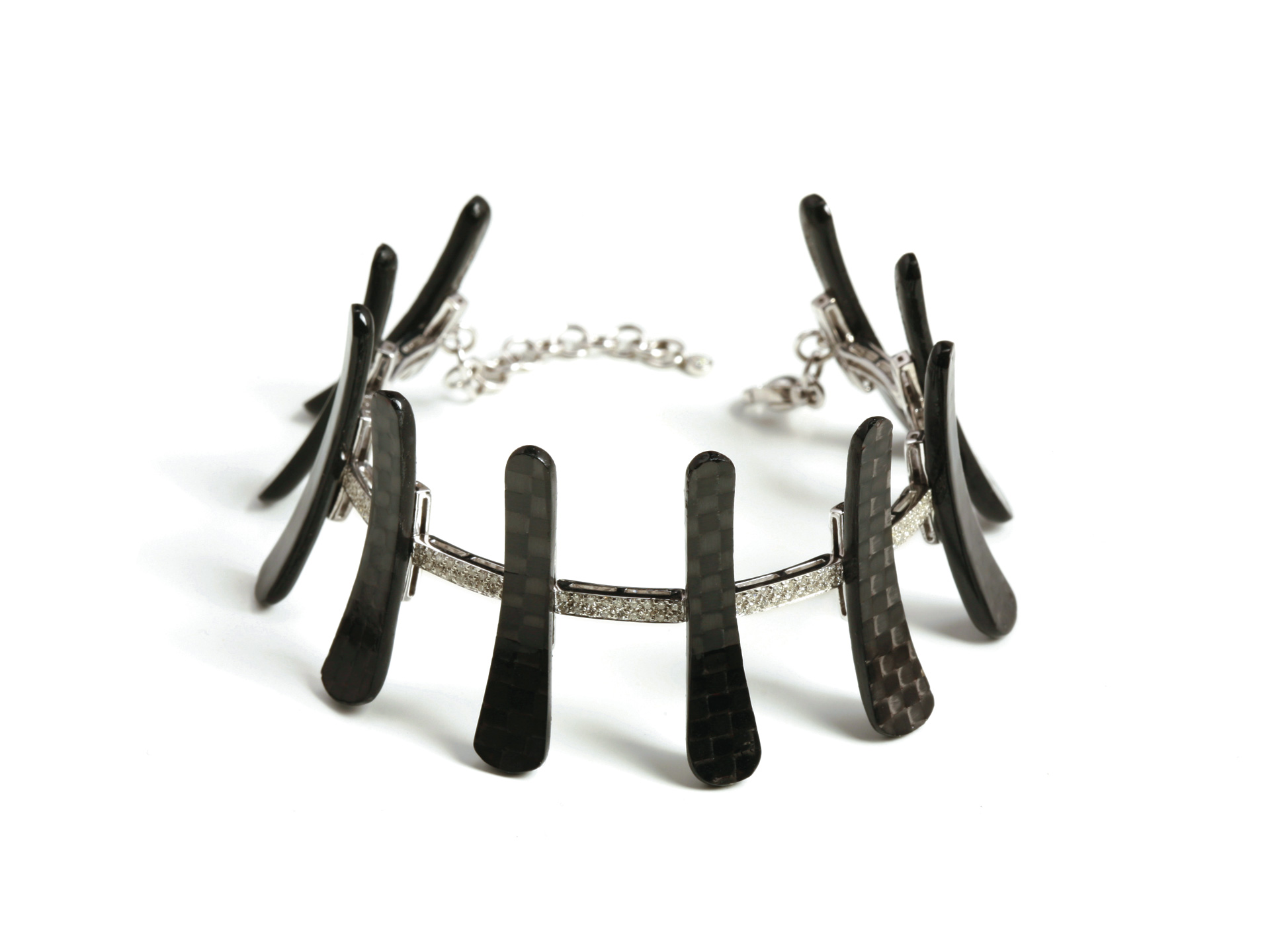 Bracciale in fibra di carbonio, oro bianco e diamanti bianchi