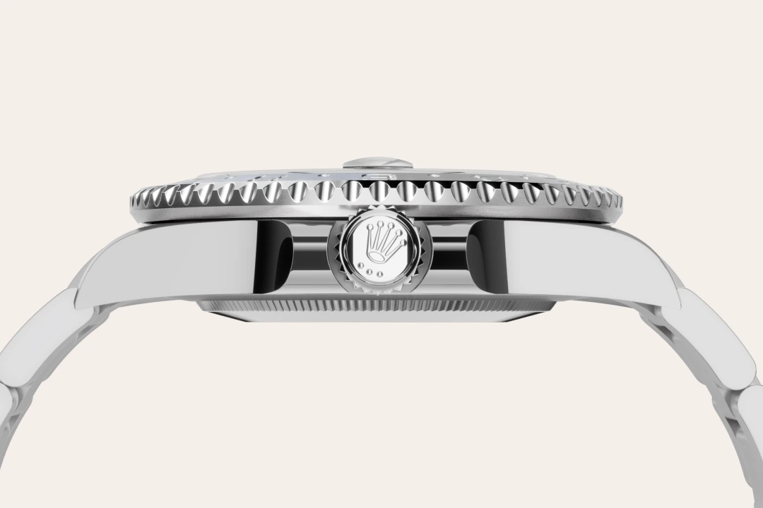 rolex-bespoke-assets-2026/model_feature_assets_landscape/material_landscape/m126710blnr-0003--060.webp